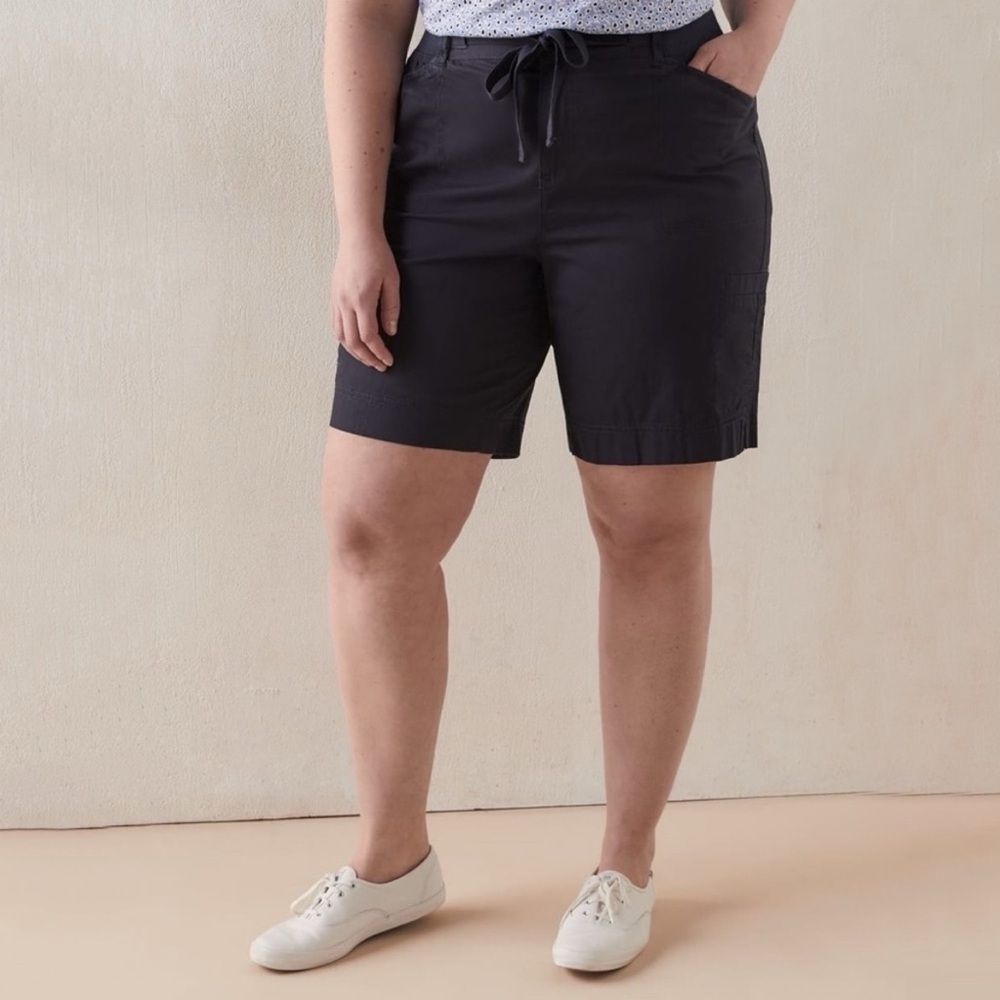 In Every Story Solid Woven Bermuda Shorts Size 18